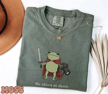 Funny Frog Photographer Comfort Colors Shirt, Funny Camera Lover Tee, Gift for Photographer, Wedding Event photographer Gift