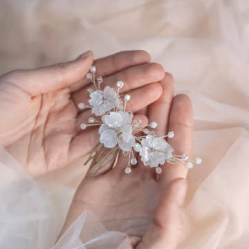 White Floral Hair Comb, Bridal Hair Accessory, Pearl & Crystal Flower Wedding Hairpiece