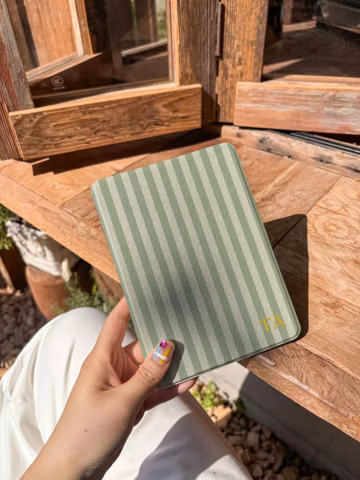Sage Green Stripe Kindle Case, Custom Gold foil Name Kindle Cover, Paperwhite 12th 7" / Kindle Colorsoft, Clear Back, Book Lover Gift