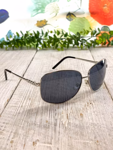 Big Square Sunglasses: Silver Metal, Dark Black Lenses, UV400