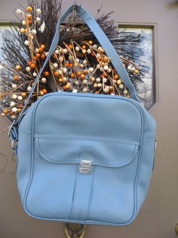 1960 -70s Baby Blue Vinyl Weekend Tote Bag Vintage Blue Flight Bag/Luggage/Suitcase/ Blue Shoulder Bag/Blue Carry On Bag