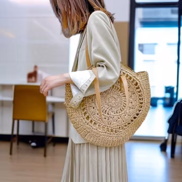 Round Woven Straw Tote Bag: Rustic Beach Shoulder Bag