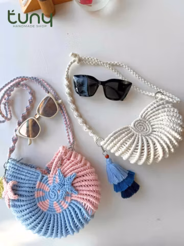 Seashell Macrame Bag With Charm, Boho Beach Purse, Handmade Shoulder Bag, Ocean Crossbody Bag, Summer Festival Accessory Coastal Fashion Bag