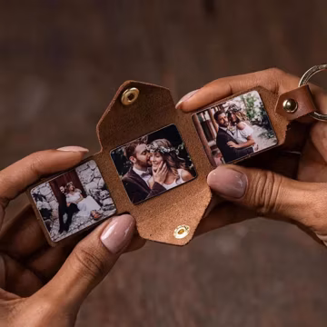 Personalized Photo Keychain | Leather Folded Picture Album Keyring with Engraving | Memory Keepsake Father‘s Day Gift for Him Dad