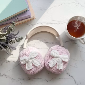 Coquette bow crochet AirPods Max case soft pink cover for girly tech gift cute headphones cover kawaii aesthetic travel accessory for bestie