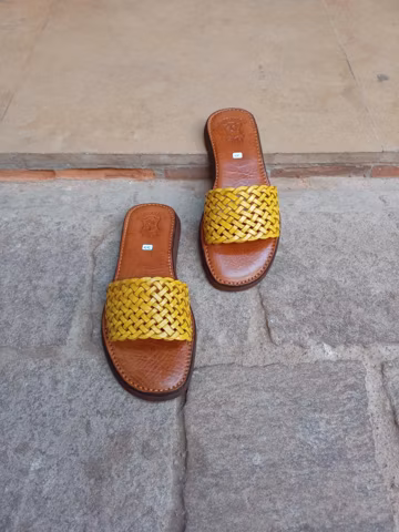 Sandales en cuir tressé pour femme – Fait main, confortables et élégantes