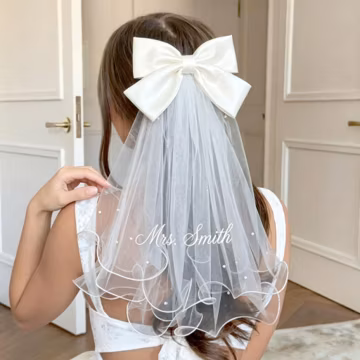 Personalized Bridal Veil and Straw Beach Bag Set, Custom Embroidered Bride Veil for Bachelorette Party, Monogrammed Tote Bag, Honeymoon Gift