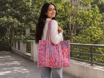 Handmade Cotton Quilted Tote Bag –Floral Block Print Shoulder Bag,Boho Quilted Cotton Shopping Tote,Everyday Travel Beach Gift Bag for Women