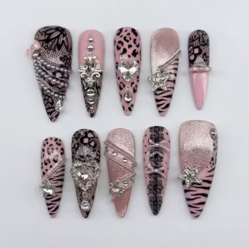 Handmade Gyaru Pink Press On Nails, 3D Leopard Nail Set, Crystal Heart & Black Lace Accents, Stiletto False Nails For Punk Rock Vibes