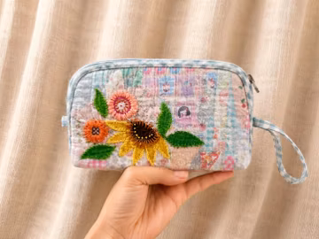 Handmade Patchwork Fabric Wallet, Embroidered Sunflower Zipper Pouch, Pastel Quilted Wristlet