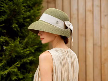 Vintage Cloche Straw Hat with Satin Bow, Wide Brim Sun Protection Hat for Women, Foldable Summer Beach & Travel Hat
