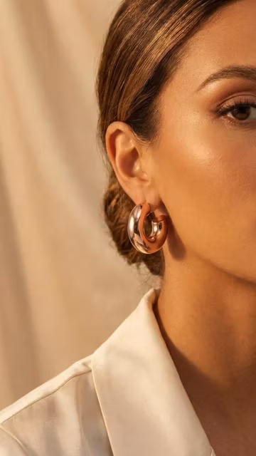 Chunky Open Hoop Earrings Gold Thick Rounded Hoops Minimalist Stud Earrings Modern Trendy Jewelry Gift for Women Everyday Style
