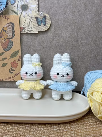Handmade Crochet Bunny Plush, Amigurumi Rabbit Doll, Mini Toy with Dress, Kawaii (3.5-4 inches)