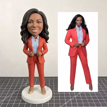 Custom Bobblehead Figurine, Handmade 3D Personalized Doll, Woman's Unique Keepsake