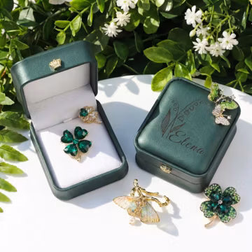 Mothers Day Personalized Four Leaf Clover Brooch,Vintage Green Enamel Realistic Enamel Bee Pin,Lucky Charm Jewelry Box,Unique Gift for Women