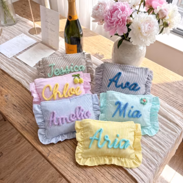 Personalized Bridesmaid Makeup Bag, Custom Name Bridal Party Gift, Bridesmaid Proposal Gift, Wedding Cosmetic Bag, Maid of Honor Gift