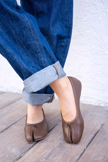 Brown Leather Tabi Split Toe Ballet Flats, Split Toe Flat Shoe, Minimalist Wedding Guest Flat, Japanese Tabi Flat, Everyday Flat