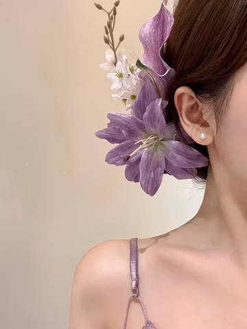 Lavender Lily Bridal Hair Clip - Romantic Wedding & Vacation Floral Headpiece