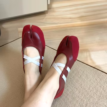 Women's Vintage Leather Tabi Shoes Split Toe Loafers Japanese Ballet Flats Handmade Retro Flats Moccasins earthing shoes felted slippers