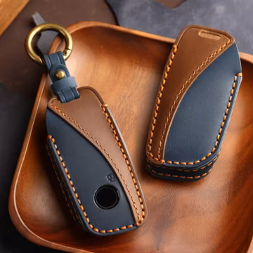 Purely hand-sewn car key bag with keychain, suitable for BMW X1 U11 X5 X4M X6 X7 U06 2 3 5 7Series IX i4 i7,customized key cover