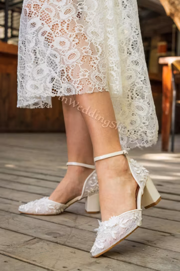 Lace Wedding Shoes for Bride, Ivory Bridal Heels, Handmade Floral Wedding Shoes, Low Block Heel Bridal Pumps