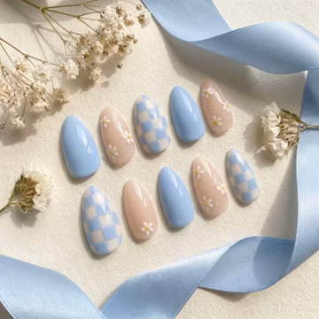 Blue Checkered Daisy Press On Nails, Cottagecore Almond
