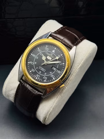 Vintage Seiko 5 Automatic Watch: Black Railway Timing Dial, Handmade Leather Band