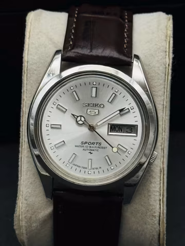 Vintage Seiko 5 Sports Automatic Men's Wrist Watch Day Date White Dial, Glow in Dark