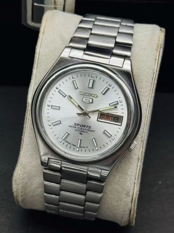 Vintage Seiko 5 Sports Automatic Men's Wrist Watch Day Date White Dial, Glow in Dark