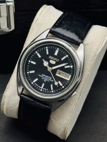 Vintage Seiko 5 Sports Automatic Men's Wrist Watch Day Date Black Dial, Glow in Dark