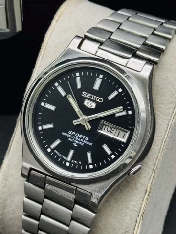 Vintage Seiko 5 Sports Automatic Men's Wrist Watch Day Date Black Dial, Glow in Dark