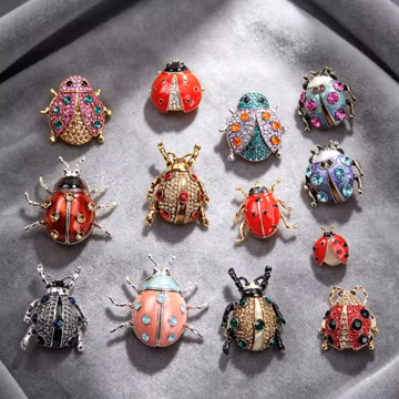 Lucky Ladybug Brooch,Vintage Ladybug Lapel Pin, Handmade Alloy Brooch, Sweet Cartoon Insect Pin, Party Ornament, Ladybug Jewelry