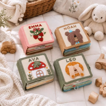 Personalized Handmade Felt Quiet Book, Christmas Gift for Baby, Customized Soft Montessori-inspired Toy, First Birthday Present, Busy book
