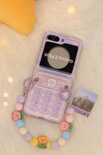 Korean Flower Galaxy Z Flip Case – Beaded Wrist Chain, Heart Phone Cover