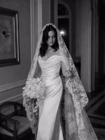 Cathedral Lace Bridal Veil, Single Tier Mantilla, Courthouse Elopement, for Bride to Be, Romantic Vintage, Floral Eyelash Headpiece