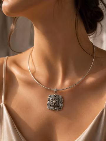 Silver Floral Pendant Wire Collar Necklace, Vintage Boho Statement Choker Jewelry