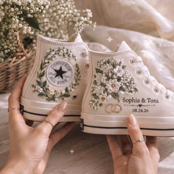 Personalized Embroidered Wedding Converse Shoes, Custom Bride Sneakers with Names & Wedding Date, Hand Embroidered Floral Shoes,Gift For Her