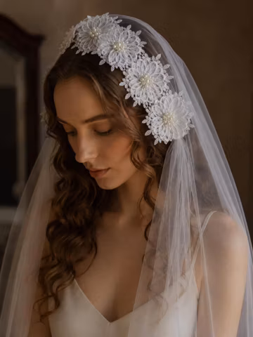 Floral Lace Bridal Veil, Pearl Flower Wedding Veil, 3D Floral Soft Tulle Fingertip Veil, Lightweight Romantic Bridal Veil for Loose Hair