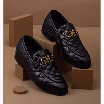 Handmade men’s horsebit loafers in black leather, smart casual shoes