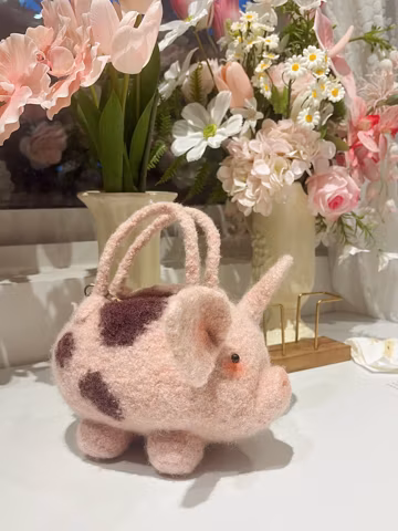 Handmade Pink Pig Felt Bag - Cute Animal Crossbody Purse, Kawaii Plush Handbag, Unique Gift for Her