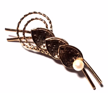Mid Century Gold Tone Textured Leaf Brooch Pearl Accent Wire Swirl Pin