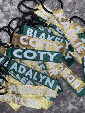 Pom Pom Tags Cheer – Team Name Ribbon, Set of 2