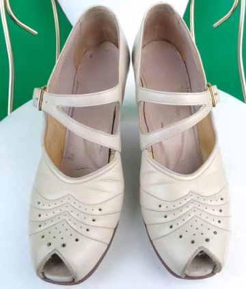 Vintage 1940s Leather Strappy Peep Toe Pumps, Cream Heels US 6.5 Shoes Footwear